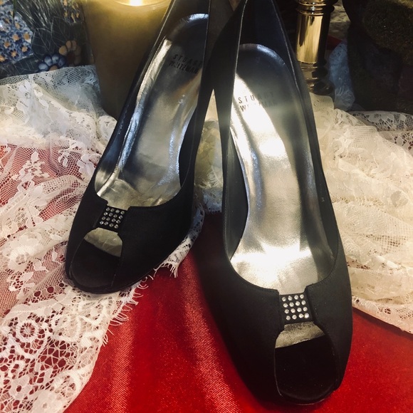 Stuart Weitzman Pumps - Picture 3 of 6